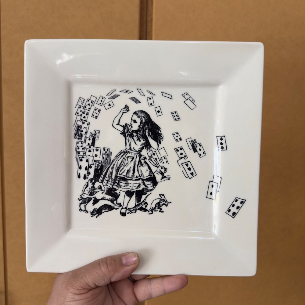 Fishs Eddy Alice in Wonderland Ceramic Dessert Plate Black White Illustration